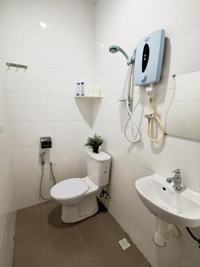 Gurney Coast Guest House By Sky Hive George Town Esterno foto