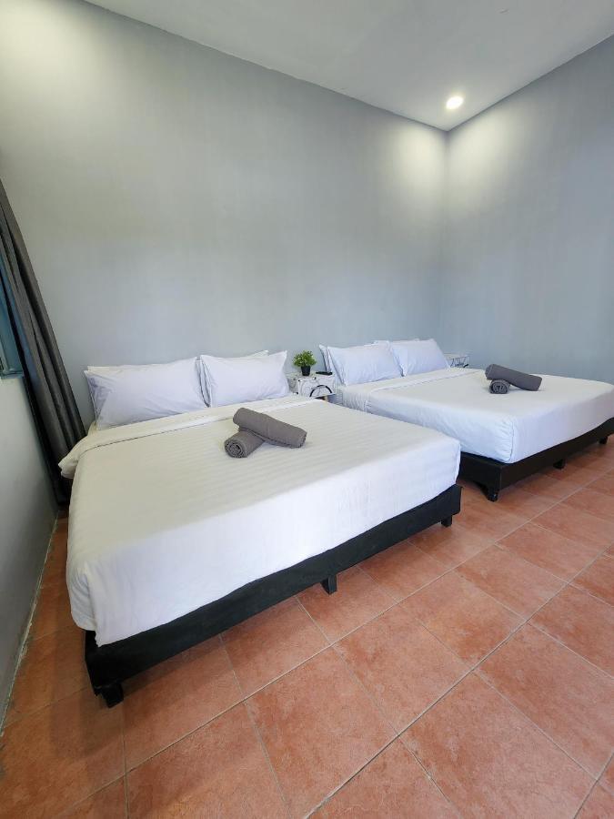Gurney Coast Guest House By Sky Hive George Town Esterno foto