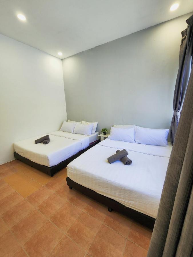 Gurney Coast Guest House By Sky Hive George Town Esterno foto