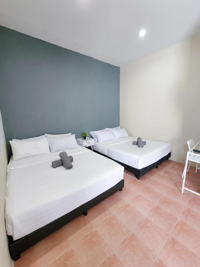 Gurney Coast Guest House By Sky Hive George Town Esterno foto