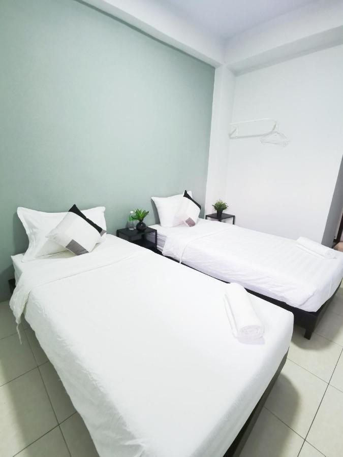 Gurney Coast Guest House By Sky Hive George Town Esterno foto