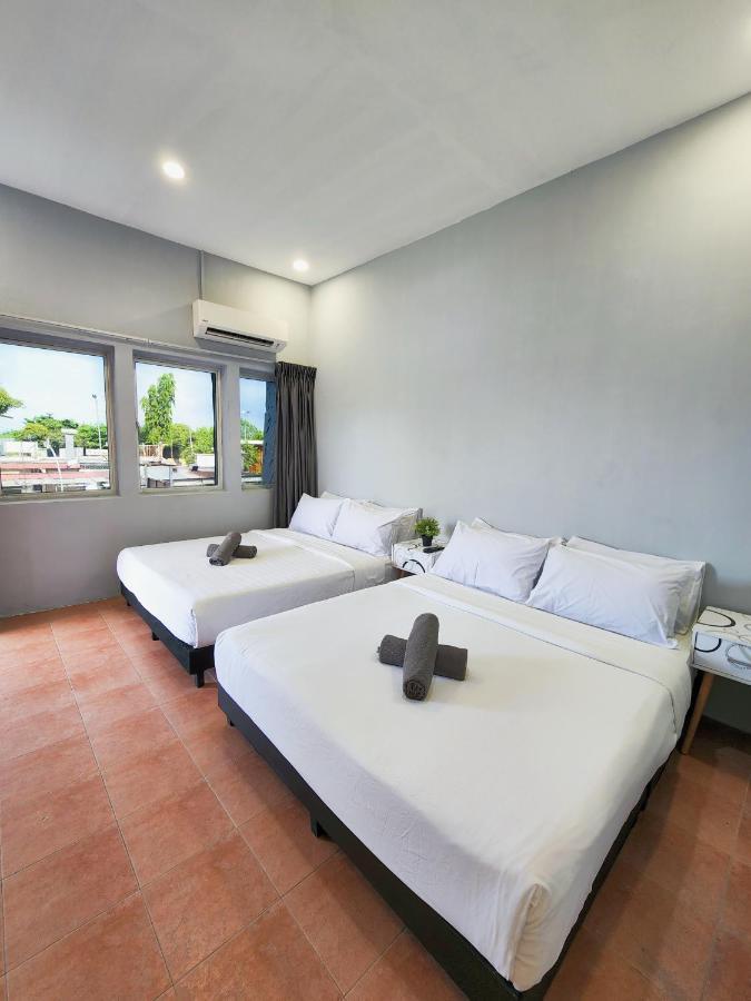 Gurney Coast Guest House By Sky Hive George Town Esterno foto