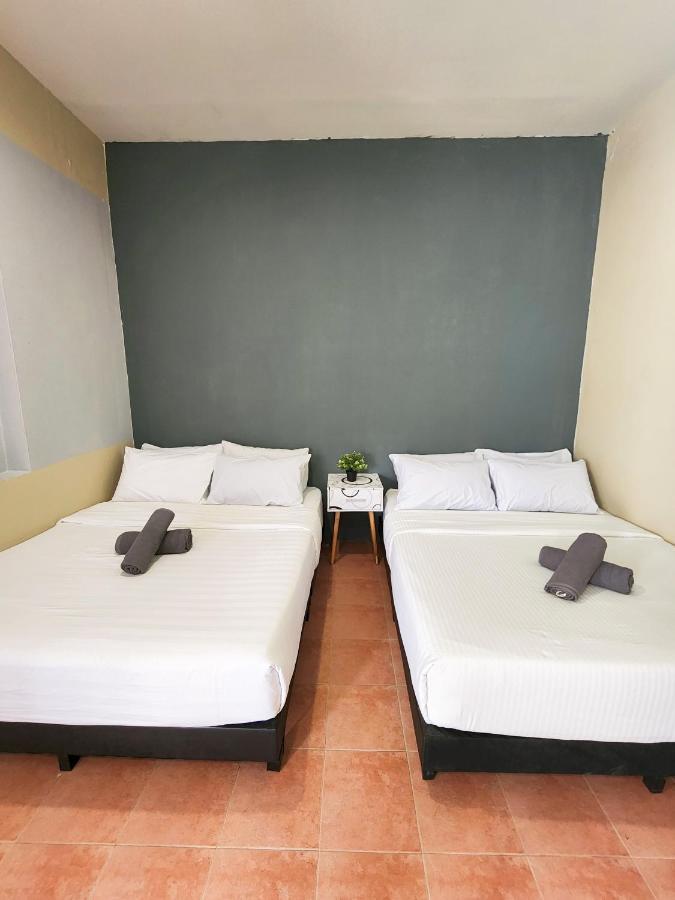 Gurney Coast Guest House By Sky Hive George Town Esterno foto